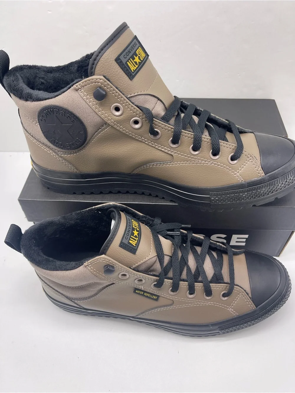 Converse • Men’s CTAS MALDEN STREET BOOT MID CLASSIC TAUPE/BLACK MTE All Weather